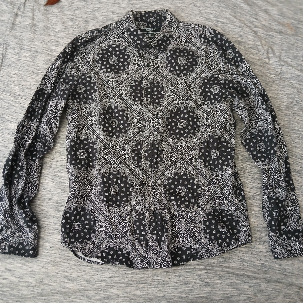 Forever 21 Black and White Patterned Men's Shirt